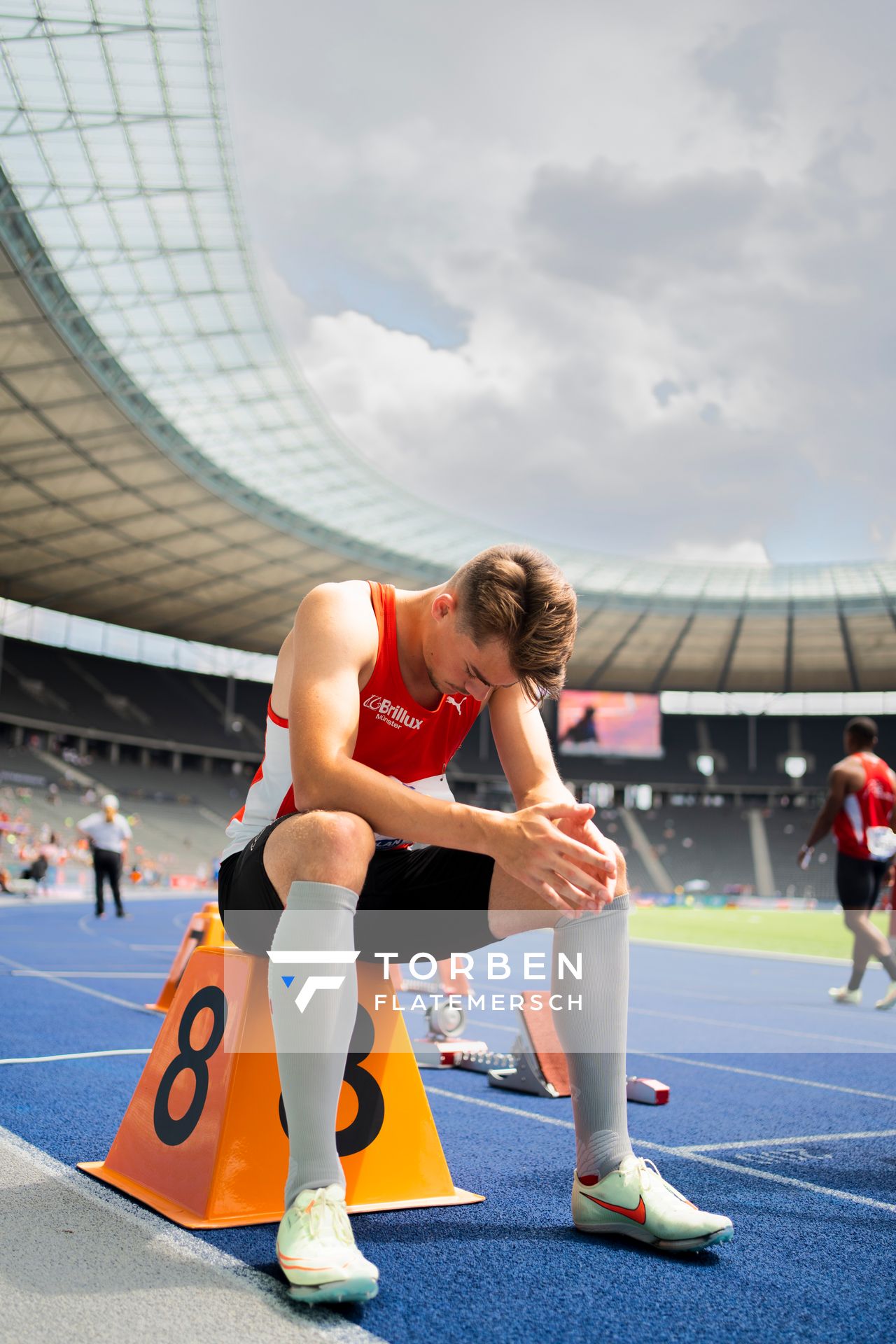 Jakob Bruns (LG Brillux Muenster) ueber 200m waehrend der deutschen Leichtathletik-Meisterschaften im Olympiastadion am 26.06.2022 in Berlin